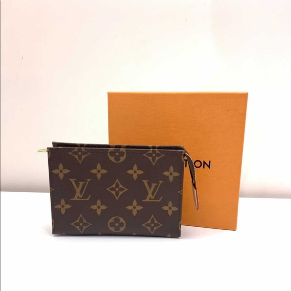 Lv toiletry 15 - Picture 1 of 6